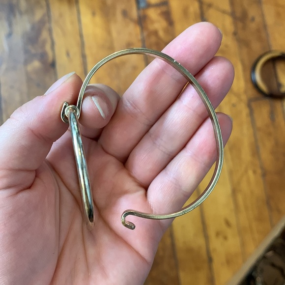 Goldtone Circle Motif Unusual Bracelet - Picture 2 of 6